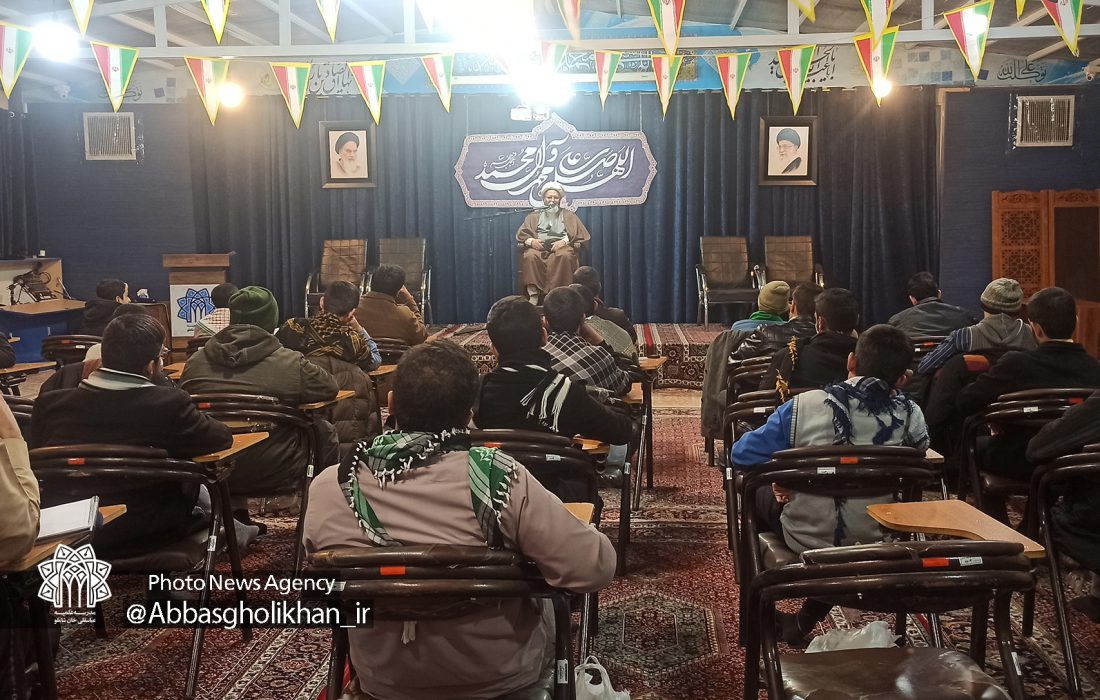 برگزاری درس اخلاق برای طلاب زائر مدرسه علمیه انصارالمهدی شهرستان زاهدان